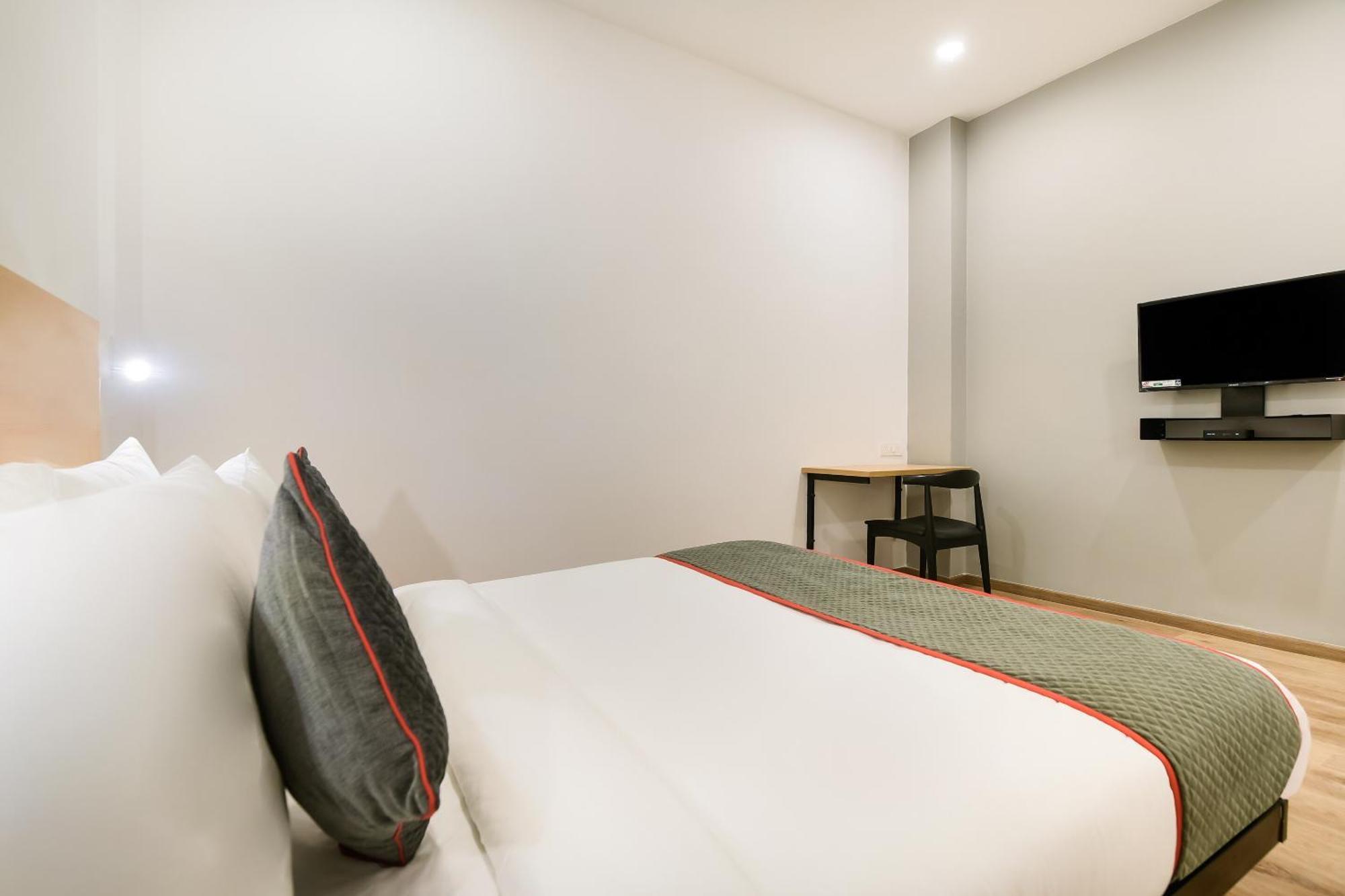 Townhouse The Awadh Airport Near Chaudhary Charan Singh International Airport Hotel Bijnaur Bagian luar foto