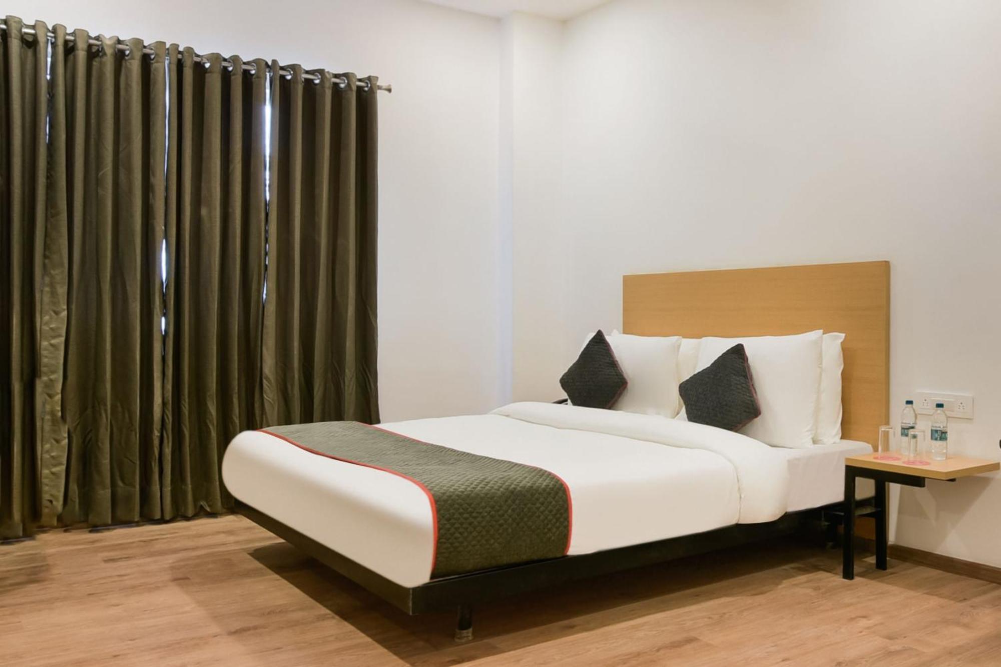 Townhouse The Awadh Airport Near Chaudhary Charan Singh International Airport Hotel Bijnaur Bagian luar foto