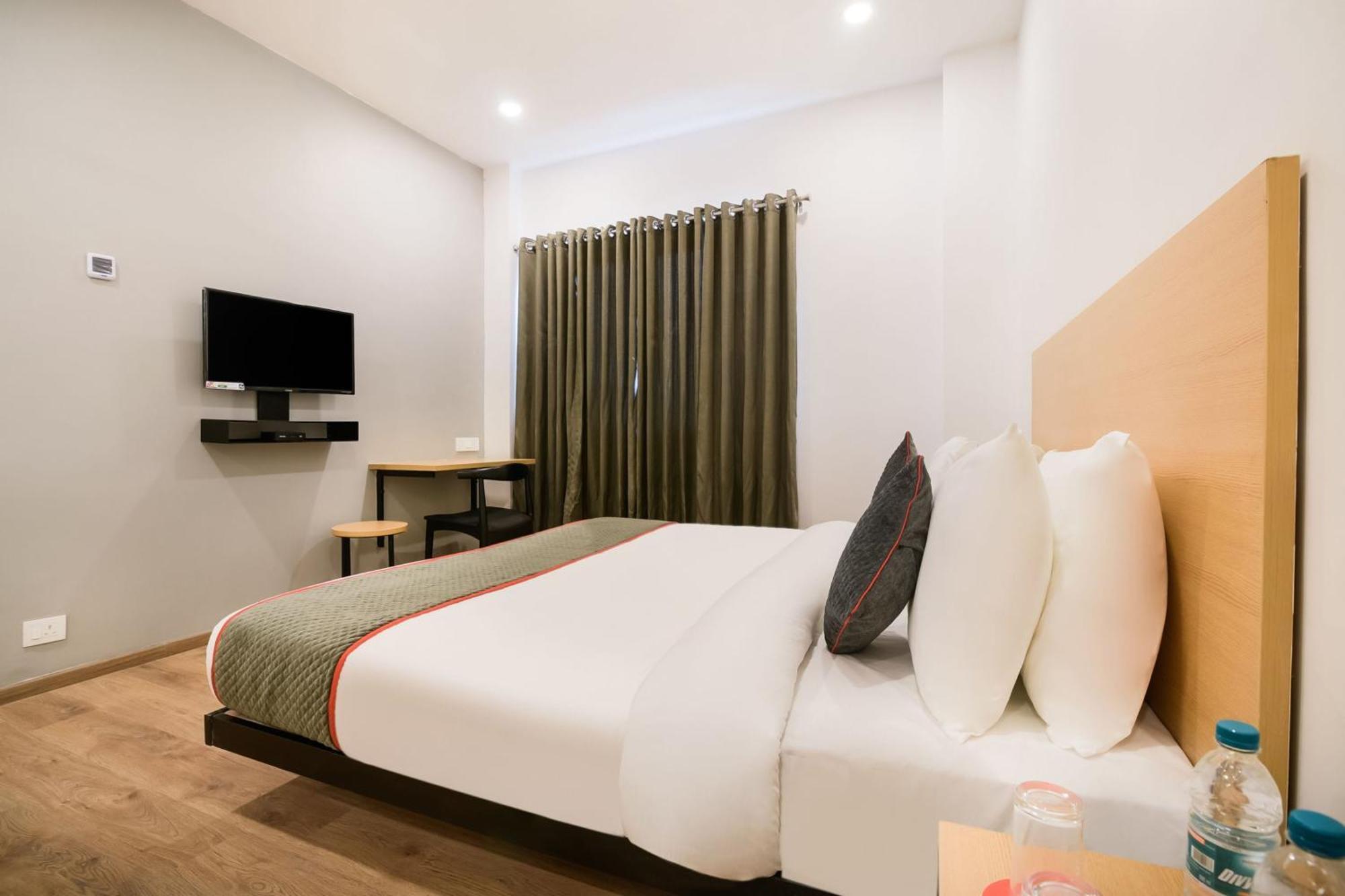 Townhouse The Awadh Airport Near Chaudhary Charan Singh International Airport Hotel Bijnaur Bagian luar foto