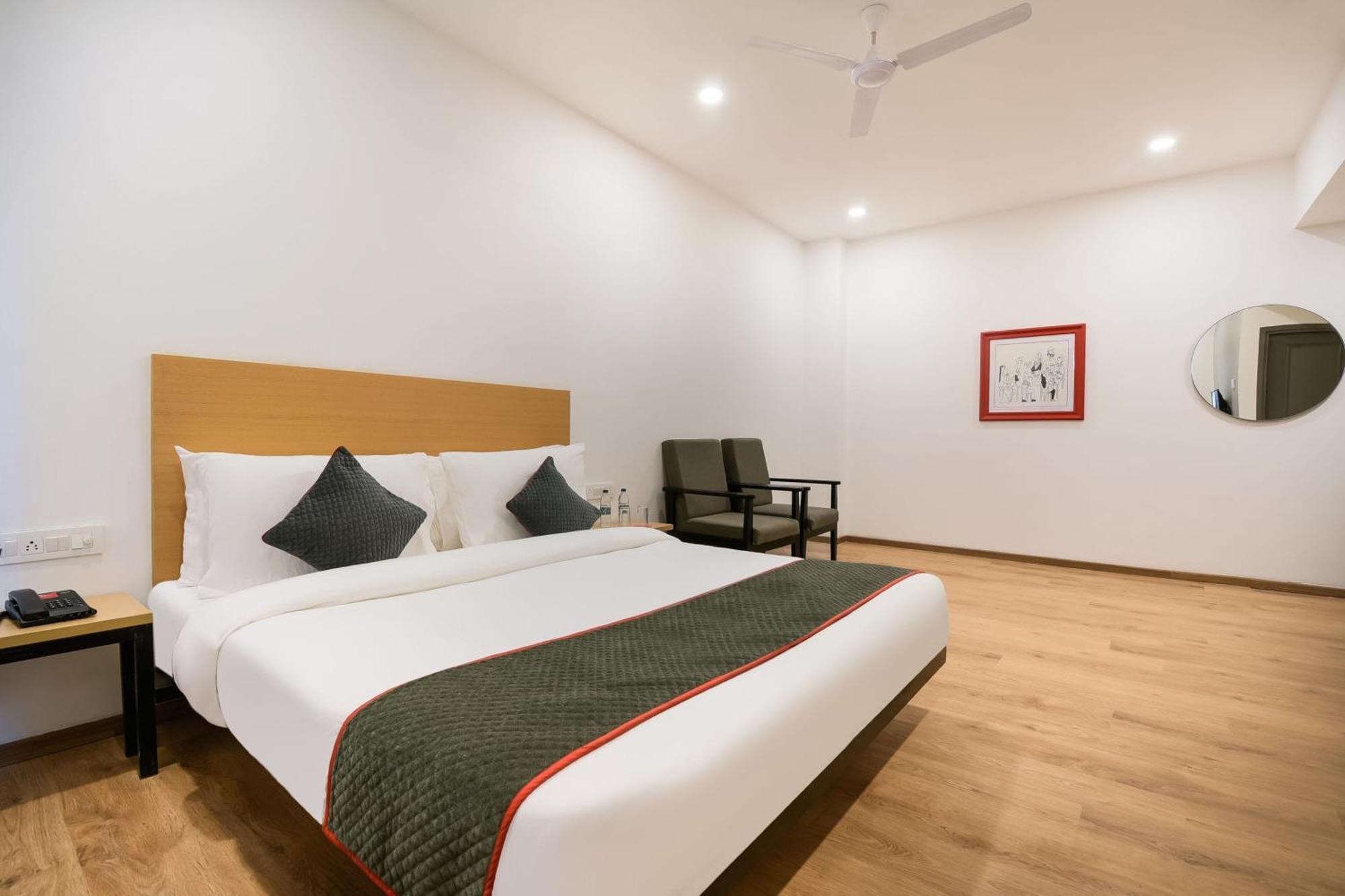 Townhouse The Awadh Airport Near Chaudhary Charan Singh International Airport Hotel Bijnaur Bagian luar foto