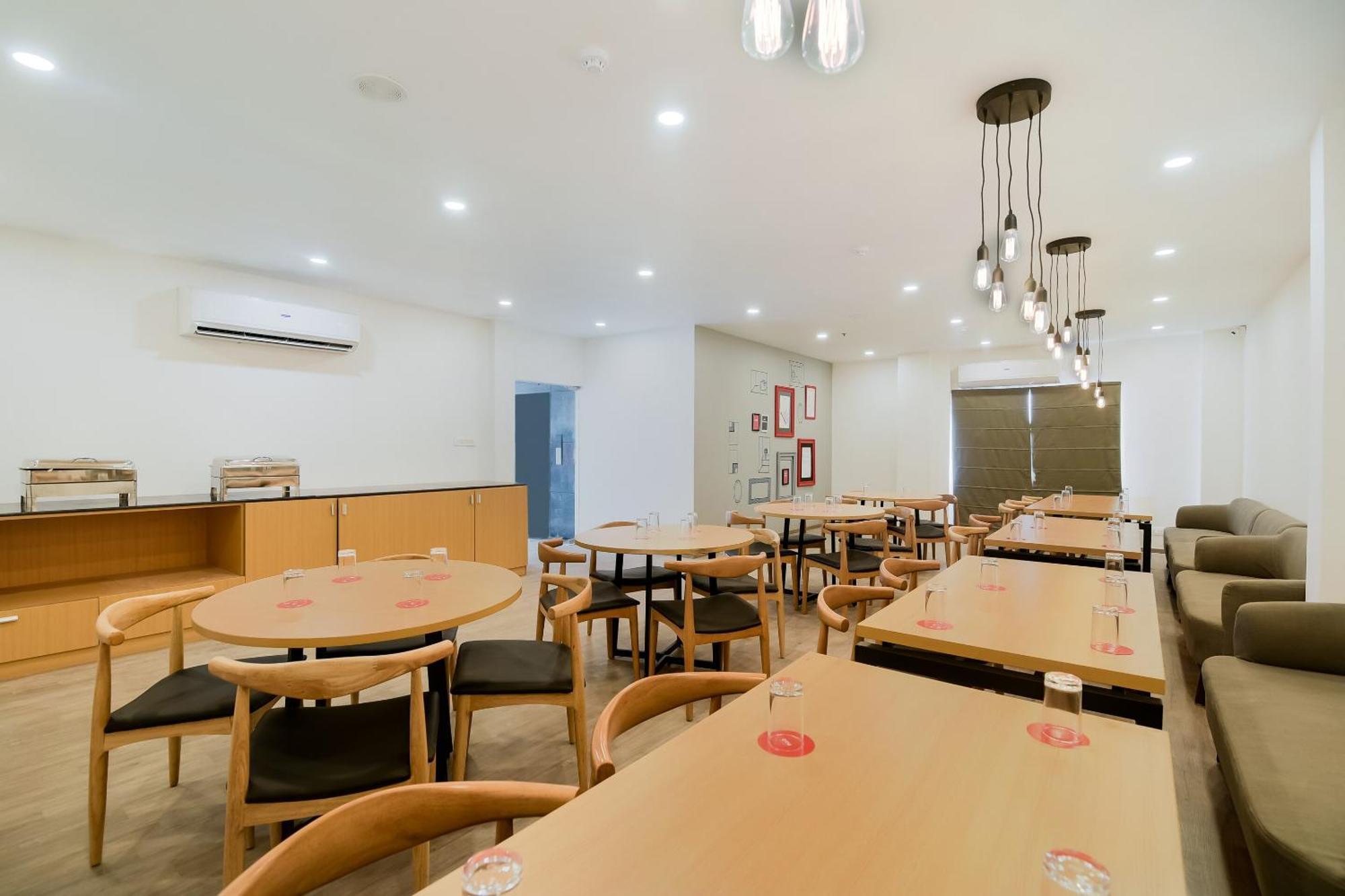 Townhouse The Awadh Airport Near Chaudhary Charan Singh International Airport Hotel Bijnaur Bagian luar foto
